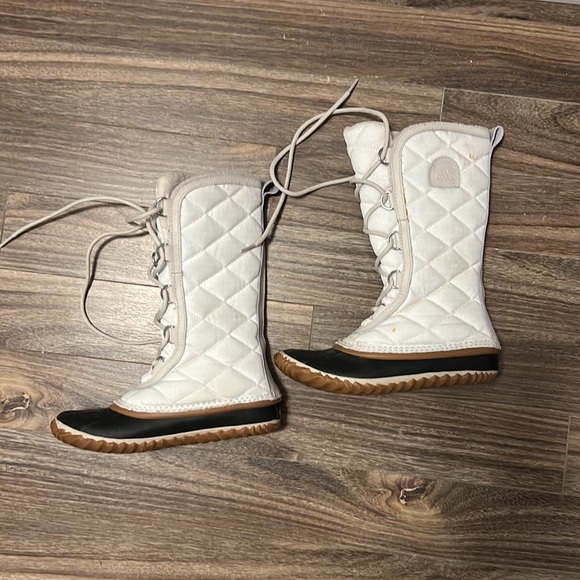 Sorel Boots - Fall/Winter - Picture 2 of 2